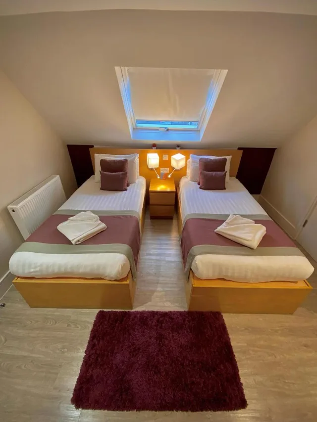 غرفة بسريرين منفصلين، Holtwhites Hotel 2/3