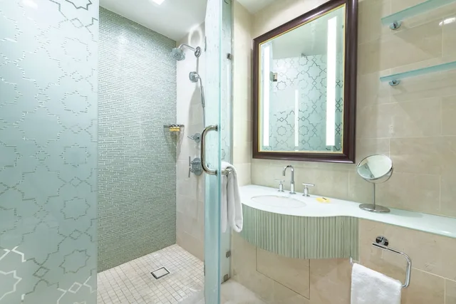 Room, King Bed, Partial Haram View، فندق جبل عمر هيلتون(Jabal Omar Hyatt Regency Makkah) 7/7