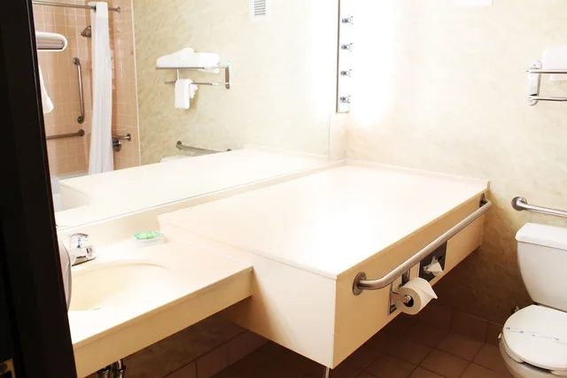 غرفة كومفورت بسرير كوين، Hotel Burbank 4/5