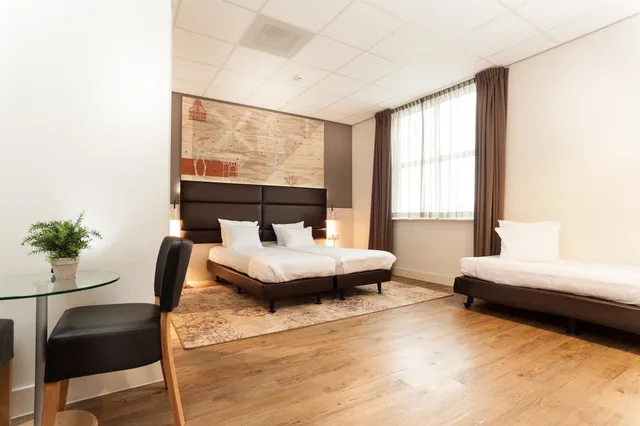 غرفة قياسية بثلاثة أسرّة بمطبخ صغير، Best Western Zaan Inn 2/4
