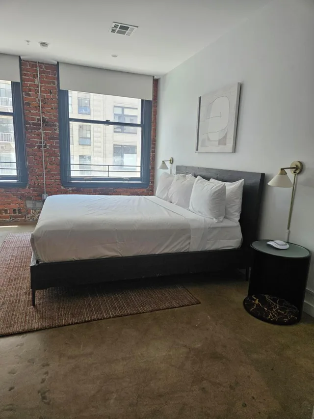 جناح تنفيذي بسرير كينج بغرفة نوم واحدة، Sonder by Marriott Bonvoy The Winfield Apartments Downtown LA 1/1