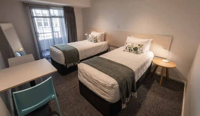 غرفة كلاسيكية بسريرين منفصلين بحمام مشترك، Hotel Give 4/9