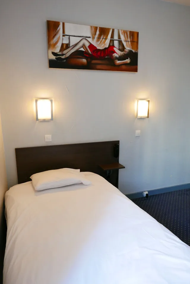 غرفة مفردة، Hotel de Normandie 9/12
