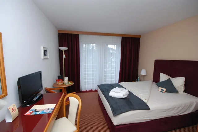 غرفة بريميوم بسرير مزدوج، HK Hotel Dusseldorf City 1/8