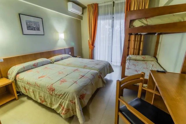 غرفة رباعية، Alhama Hotel 9/10