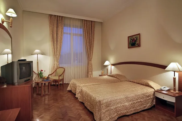 غرفة بسريرين منفصلين، Ramada by Wyndham Plovdiv Trimontium 2/5