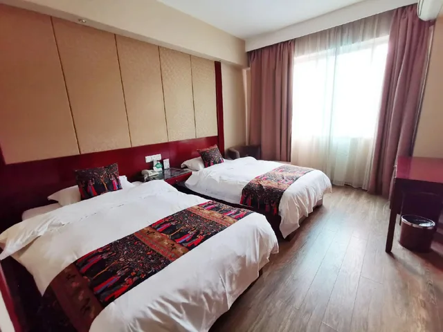 غرفة ديلوكس بسريرين منفصلين، Rongshui Miaoshan International Hotel 1/1