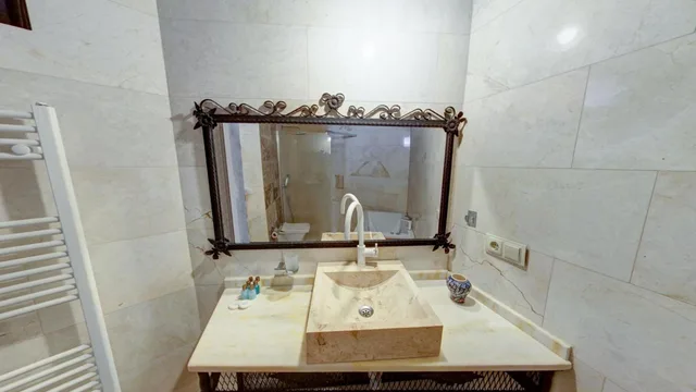 غرفة بسرير مزدوج بشرفة، Dervish Cave House 10/10