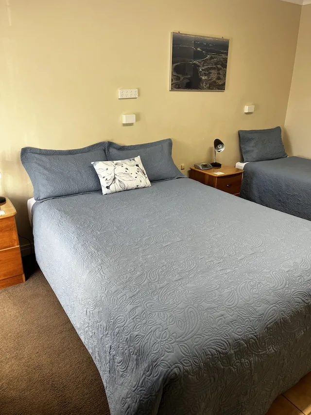 Plus, Classic, Studio, 1 Queen and 1 Single Bed, Emu Point Motel 3/5