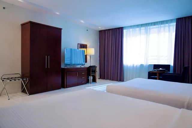 غرفة ديلوكس بسريرين كوين بإطلالة على المدينة، فندق جراند ميرال(Mayral Grand For Hotel Apartments) 2/5
