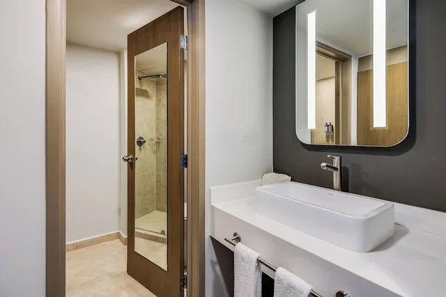 جناح جونيور بسرير كينج، Fiesta Inn Monterrey Valle 4/4