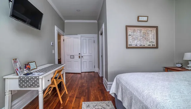 غرفة قياسية بسرير كوين، Hatch House Bed & Breakfast 2/7