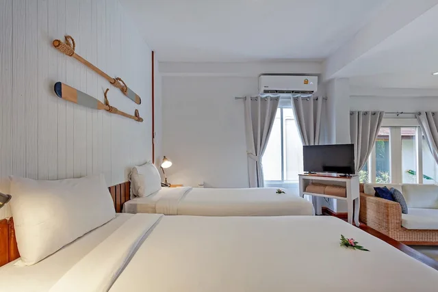Studio, Double Bed, Terrace, Malibu Beach Resort, Koh Samui 7/10