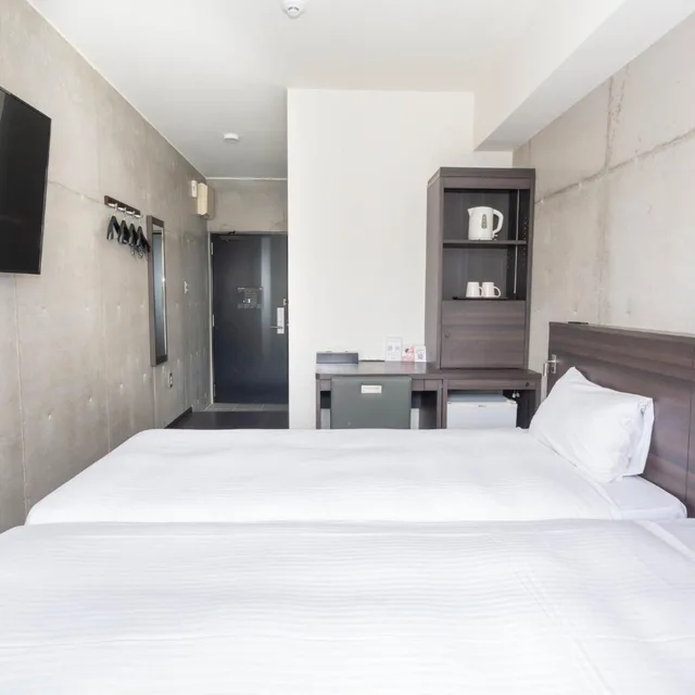 Adjoining, Twin Beds، The Breakfast Hotel Porto Ishigaki 4/10