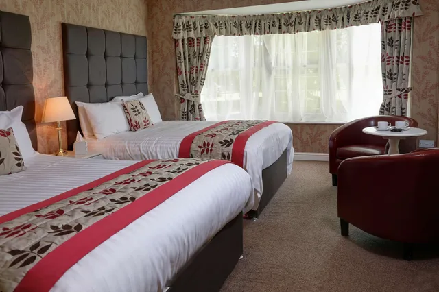 غرفة بسريرين مزدوجين، Best Western Plus Kenwick Park Hotel 2/6