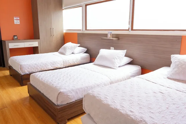 Room, Quadruple, 1 Double and 3 Single Beds، Santiago de Compostella 4/10