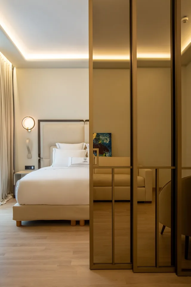 جناح بسرير كينج بإطلالة على المدينة بغرفتي نوم مع أريكة، Grand Hotel Kalamata 2/2