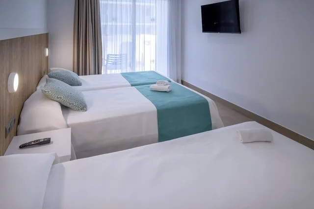 Standard, Triple, Murphy Bed, Balcony، 4R Salou Park Resort II 9/10