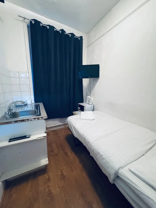 غرفة مفردة بحمام مشترك، Anwar House 4/8