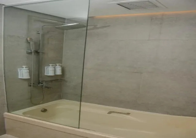 Premium, 2 King Beds, Radisson Montevideo Victoria Plaza Hotel 4/6