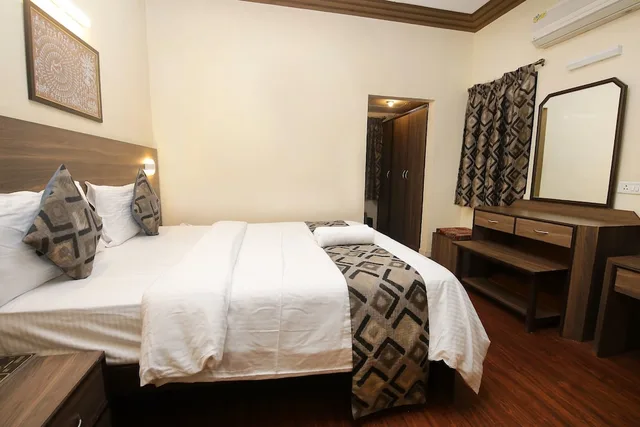 غرفة سوبيريور بسرير كوين، West End Hotel 4/7