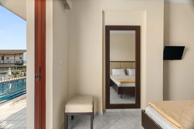 شقة بإطلالة على المسبح بغرفتي نوم، Eleana Hotel by GHH 3/3
