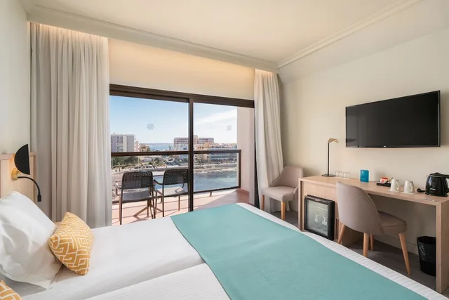 غرفة بسرير مزدوج بإطلالة على المسبح والبحر، AluaSoul Palma Hotel - Adults only 3/4