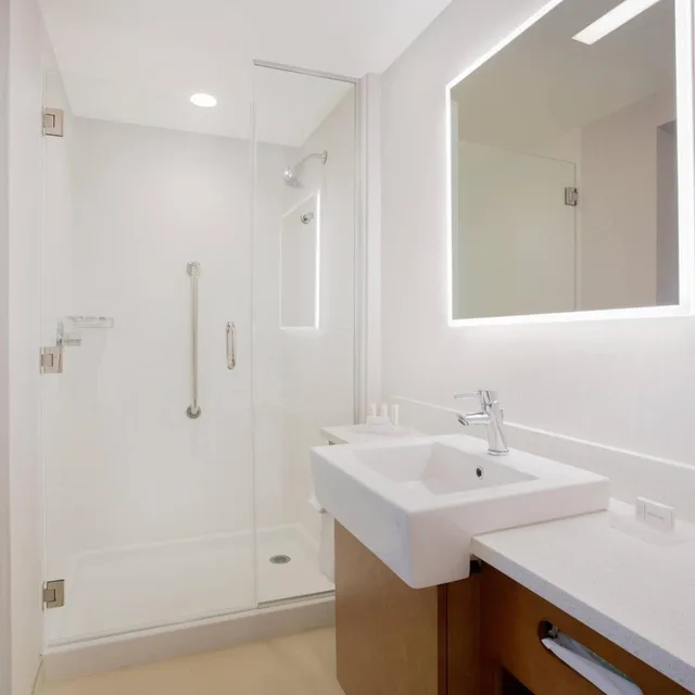 جناح بسريرين كوين مع سرير سحّاب إضافي مع أريكة، SPRINGHILL SUITES MT. LAUREL CHERRY HILL 3/5