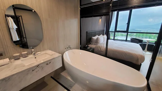 غرفة ديلوكس بسرير مزدوج بحوض استحمام، Hotel Ohevday 4/7