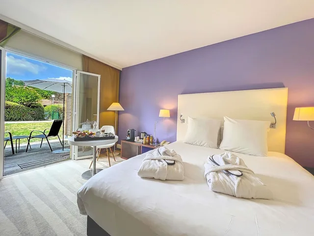 غرفة سوبيريور بسرير مزدوج بشرفة مع أريكة، Mercure Antibes Sophia Antipolis Hotel 1/10
