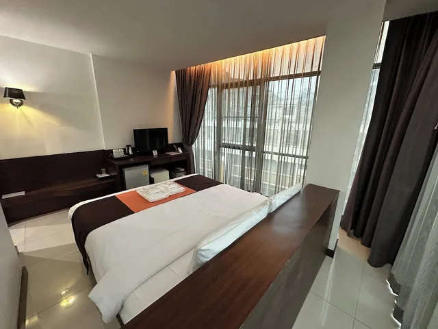 غرفة بريميير بسرير مزدوج، Collection O The Bangkok Airport Link Suite 2/5