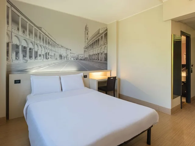 غرفة سوبيريور بسرير كوين، B&B Hotel Faenza 3/7