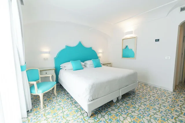 غرفة سوبيريور بسريرين منفصلين بإطلالة على البحر بشرفة، Hotel Conca d'Oro 8/10