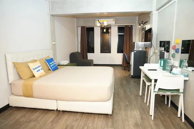 Deluxe, King Bed, City View, Bkk39 Airport hotel 6/10