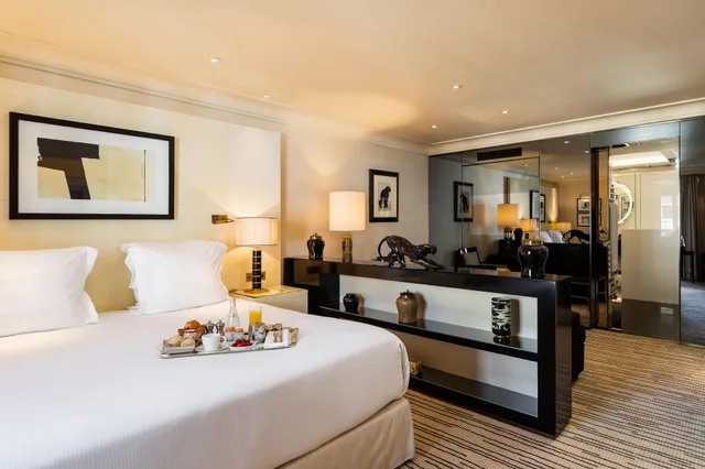 جناح جونيور بسرير كينج، Hotel Montaigne 2/2