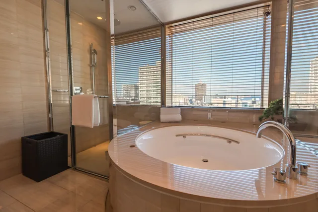جناح بسرير كينج، Oriental Hotel 7/8