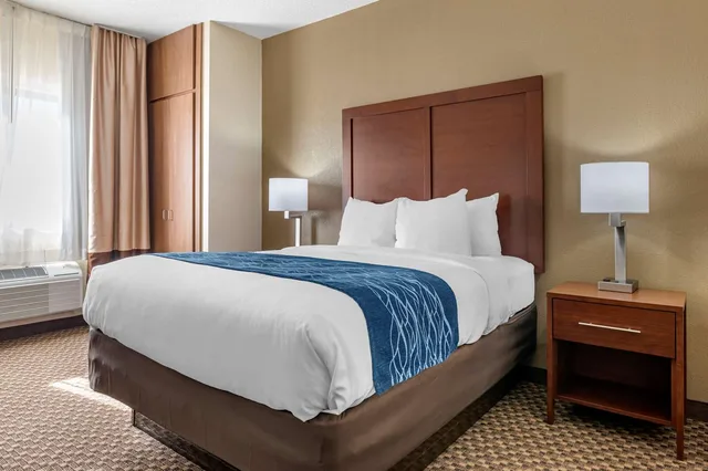 غرفة بسرير كوين لذوي الإعاقة، Comfort Inn Kokomo 1/2
