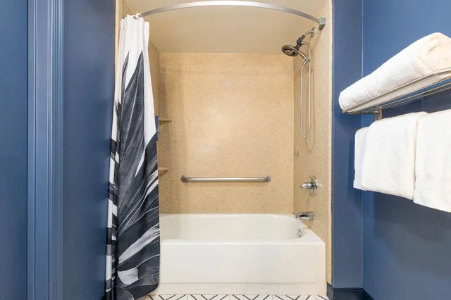 Room, 2 Queen Beds, Partial View, Low Floor، Sky Rock Sedona, a Tribute Portfolio Hotel 8/8