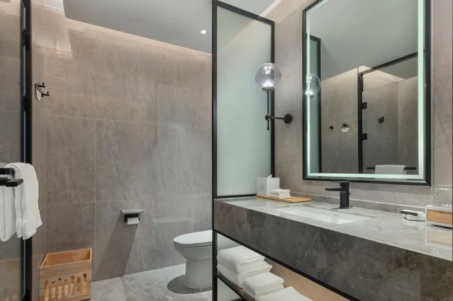 غرفة بسريرين مزدوجين بإطلالة على الحديقة، Sheraton Maoming Hot Spring Resort 2/2