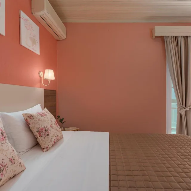 غرفة فاخرة رباعية، Ouzas Hotel 6/10
