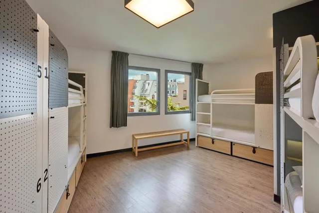 Mixed Dorm, 10 Beds, City View، Generator Hostel Paris 1/3