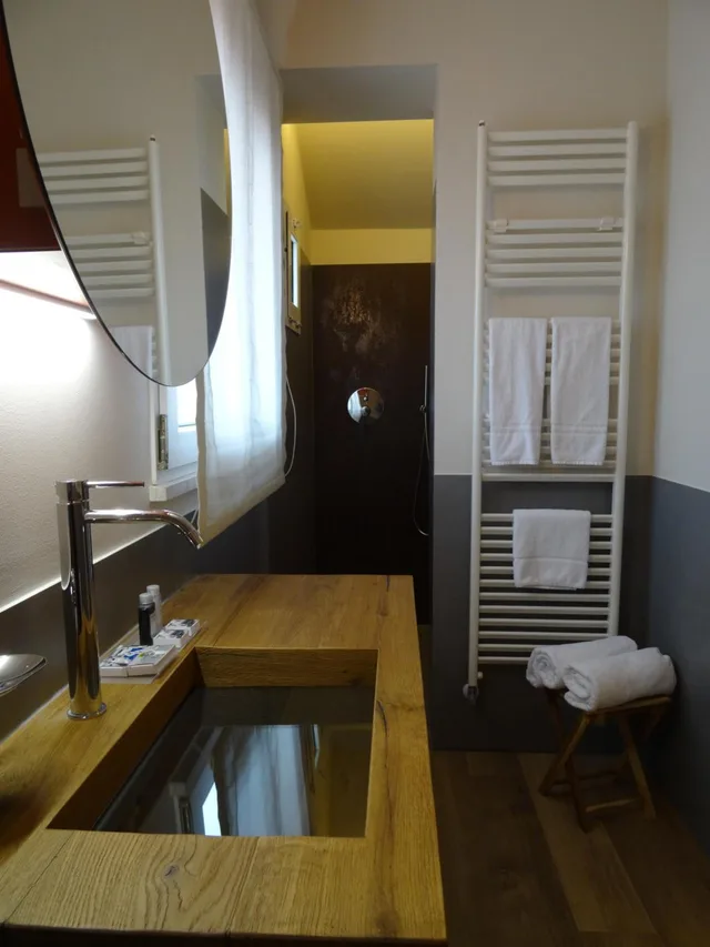 جناح بشرفة، Hotel Dory 6/6