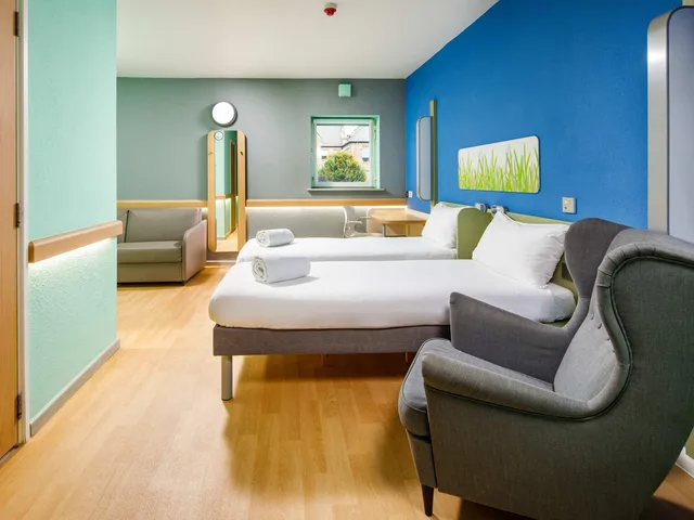 غرفة بسريرين منفصلين لذوي الإعاقة، Ibis Budget Sheffield Arena 1/4