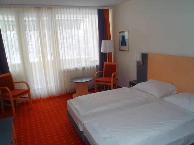 غرفة كومفورت بسرير كوين بشرفة، Carea Residenz Hotel Harzhohe 1/7