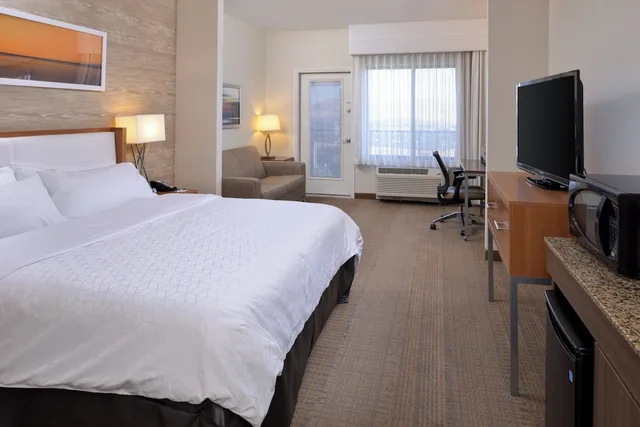 Suite, King Bed, Accessible, Holiday Inn Express Suites Pocatello 2/8