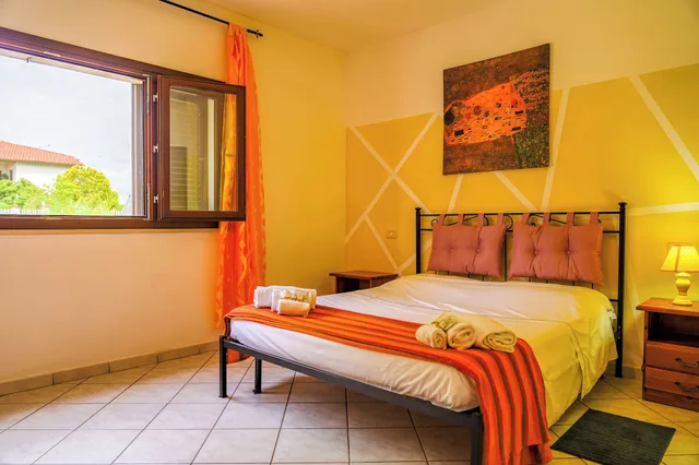 شقة كومفورت بسرير كوين بغرفة نوم واحدة بحمام خاص مع أريكة في الطابق الأرضي، Agriturismo la Fragolaia 2/10