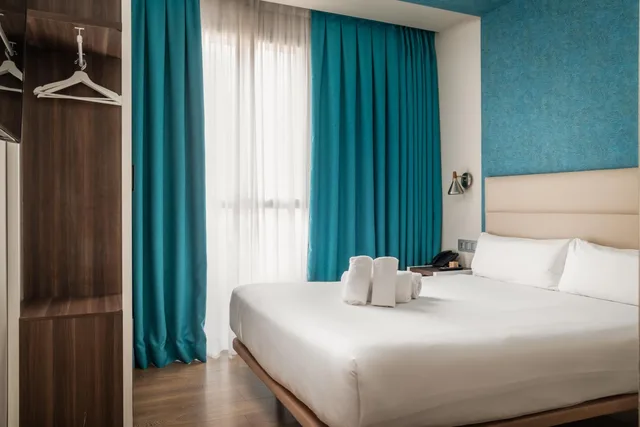 غرفة قياسية بسرير فردي، Arya Stadium Hotel 2/2