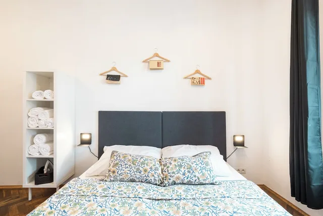 2 Bedrooms, Connecting, Apartment, 2 Bunk Beds, 3 Beds, Hybernska Apartments 8/10