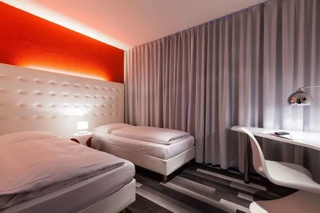 غرفة ثلاثية، Cityhotel Monopol 2/4