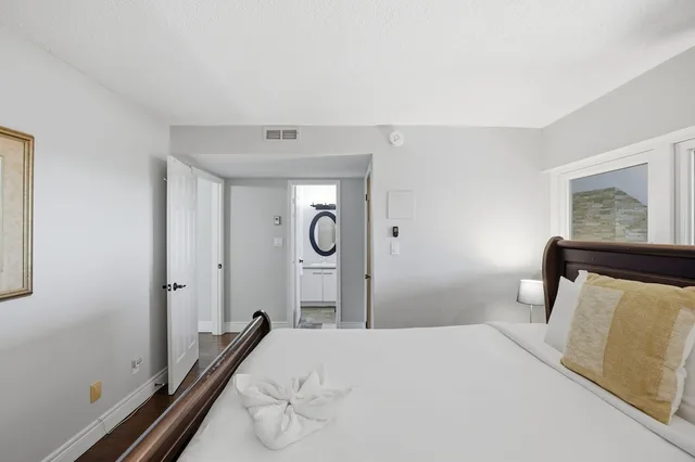Green, King and Queen and Twin Beds, Pet Friendly، The Lodges At Blue Mountain Wintergreen Condos 1/10